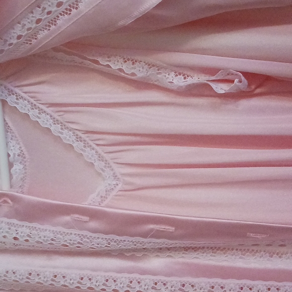 Miss Dira robe/gown set - Picture 3 of 12